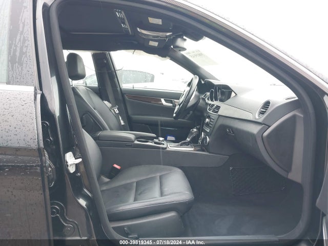 WDDGF4HB7EA933170 Mercedes-Benz C 250 Luxury/sport