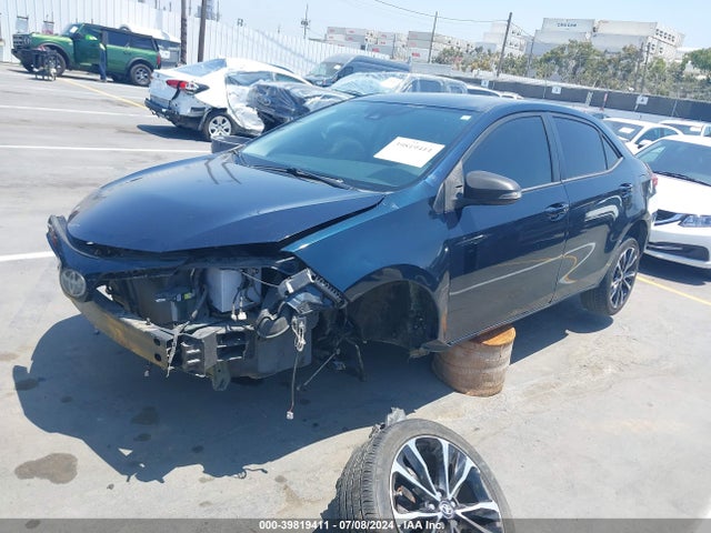 Toyota COROLLA SE 2018 5YFBURHE1JP754386 Image 2