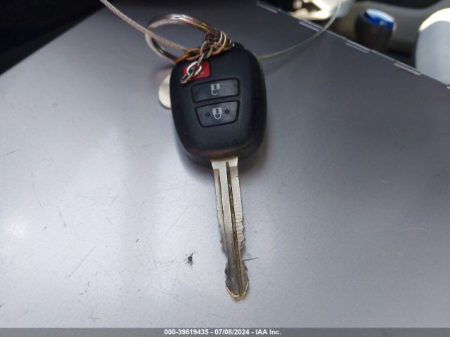JTDKDTB37E1077861 Toyota Prius C One