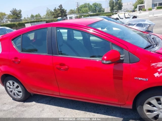 JTDKDTB37E1077861 Toyota Prius C One