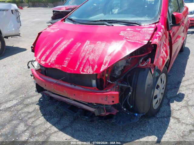 JTDKDTB37E1077861 Toyota Prius C One