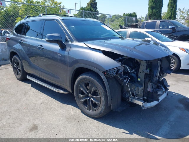 Toyota Highlander Xle 2021 5TDHZRAH4MS063493 Image 1