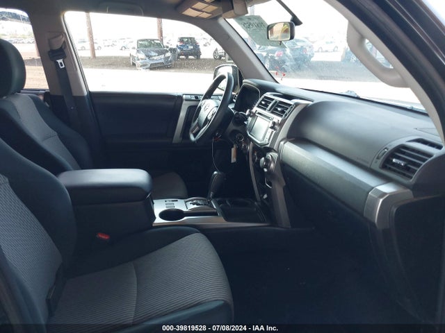 Toyota 4RUNNER SR5 2018 JTEZU5JR4J5171369 Image 5