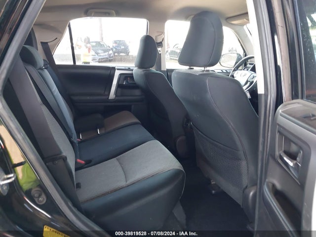 Toyota 4RUNNER SR5 2018 JTEZU5JR4J5171369 Image 8