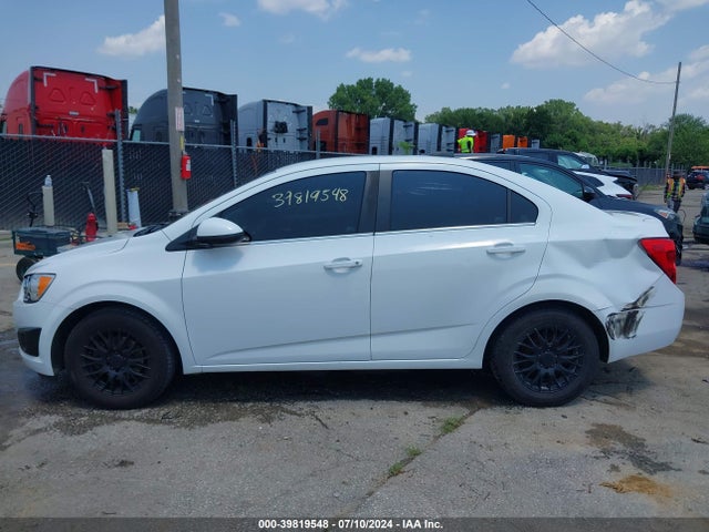 Chevrolet Sonic Lt Auto 2015 1G1JC5SH1F4209706 Image 14