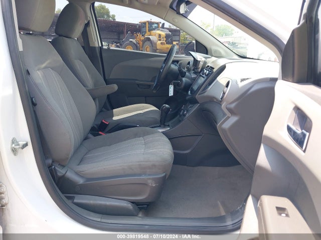 Chevrolet Sonic Lt Auto 2015 1G1JC5SH1F4209706 Image 5