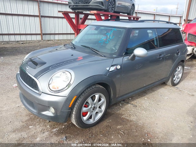 2010 MINI COOPER S CLUBMAN WMWMM3C56ATP94112 Photo 1