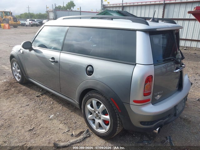 2010 MINI COOPER S CLUBMAN WMWMM3C56ATP94112 Photo 2