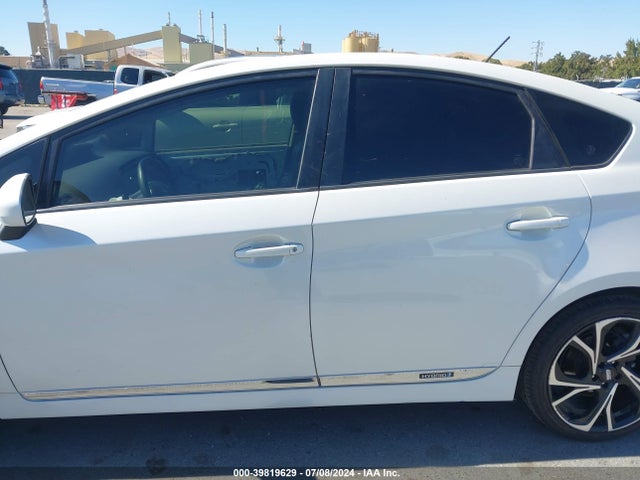 Toyota Prius Four 2015 JTDKN3DU1F0407147 Image 15
