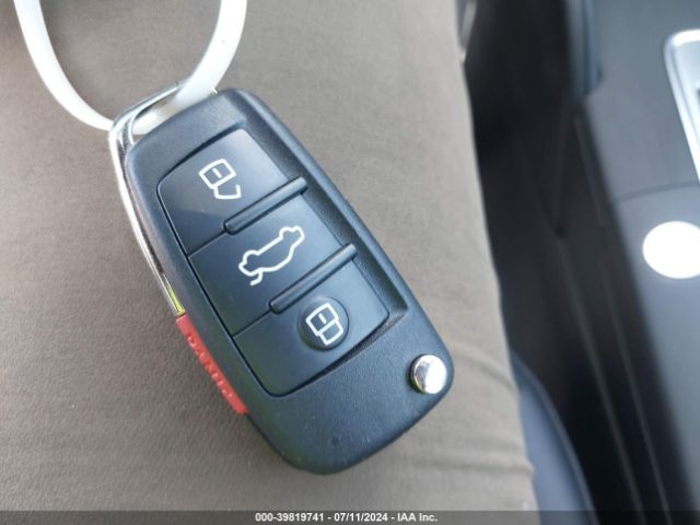 WAU78LFF9J1024116 Audi A3 2.0t Premium/2.0t Tech Premium