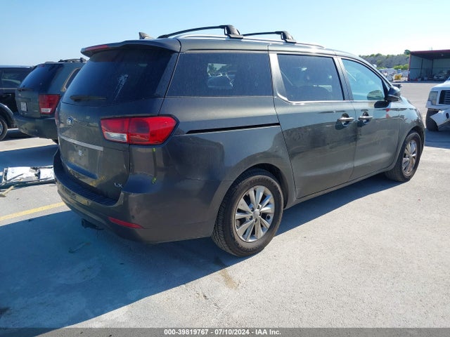 KIA SEDONA LX 2017 KNDMB5C19H6281284 Image 4