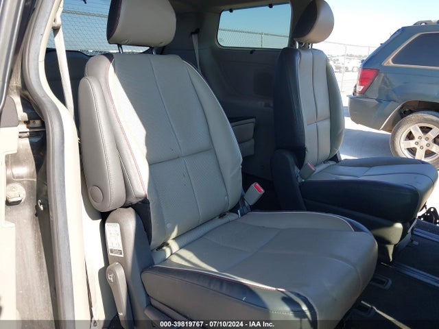 KIA SEDONA LX 2017 KNDMB5C19H6281284 Image 8