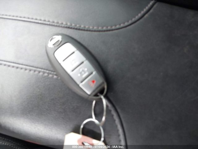 5N1AT2MV4HC829706 Nissan ROGUE SV