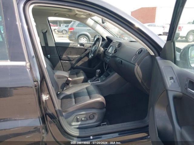 WVGUV7AX6HW504581 Volkswagen Tiguan 2.0t Sport