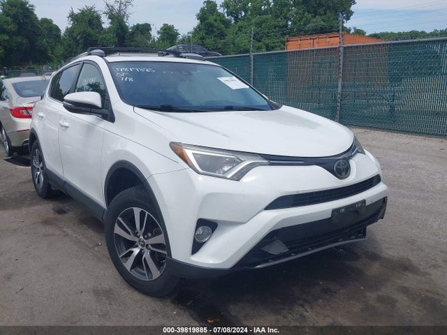 Toyota Rav4 Xle 2018 JTMRFREV7JJ735617 zdjęcie główne