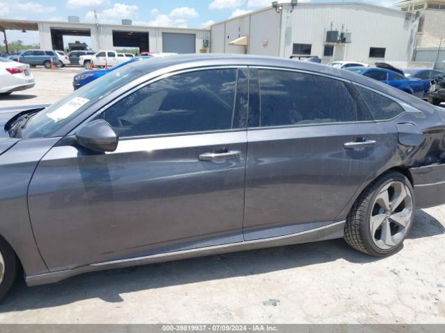 1HGCV1F98JA060339 Honda Accord Touring
