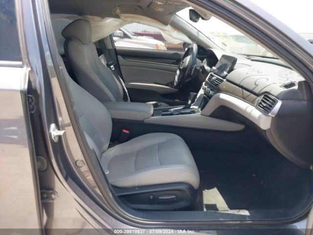 1HGCV1F98JA060339 Honda Accord Touring