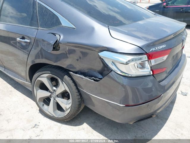 1HGCV1F98JA060339 Honda Accord Touring