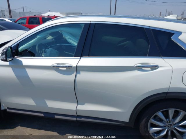 3PCAJ5M18KF133255 Infiniti Qx50 Essential