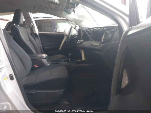 Toyota RAV4 LE 2014 JTMBFREV0ED049778 Image 5
