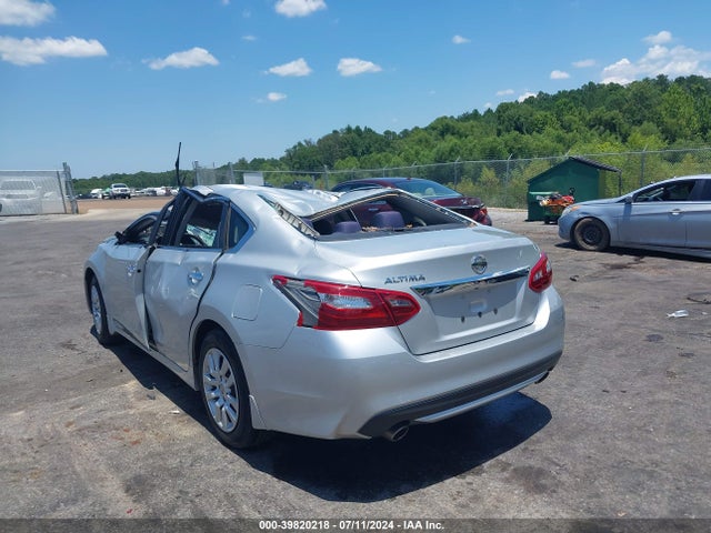 Nissan Altima 2.5 S 2018 1N4AL3AP6JC108024 Image 3