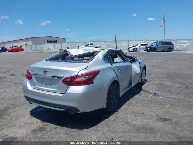 Nissan Altima 2.5 S 2018 1N4AL3AP6JC108024 Image 4