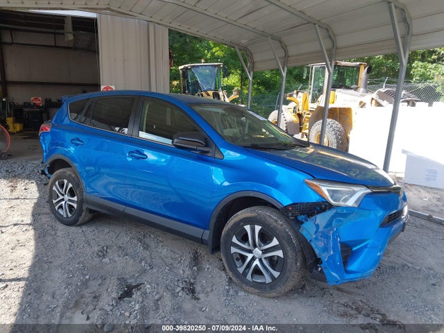 Toyota RAV4 LE 2018 JTMBFREV2JJ217660 main image