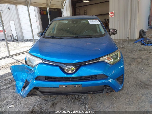 Toyota RAV4 LE 2018 JTMBFREV2JJ217660 Image 13