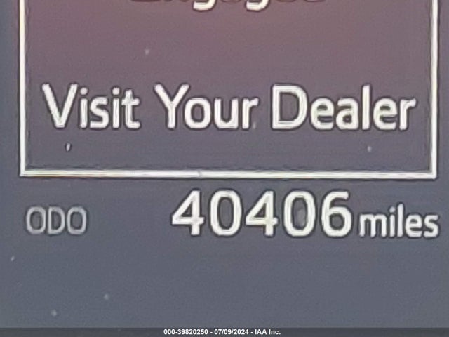 Toyota RAV4 LE 2018 JTMBFREV2JJ217660 Image 16