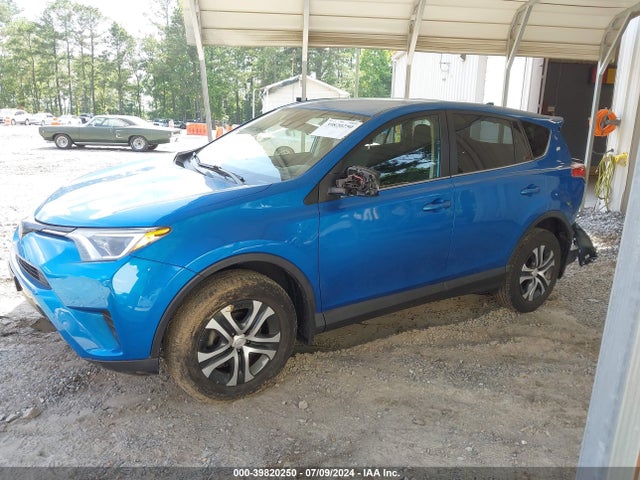 Toyota RAV4 LE 2018 JTMBFREV2JJ217660 Image 2