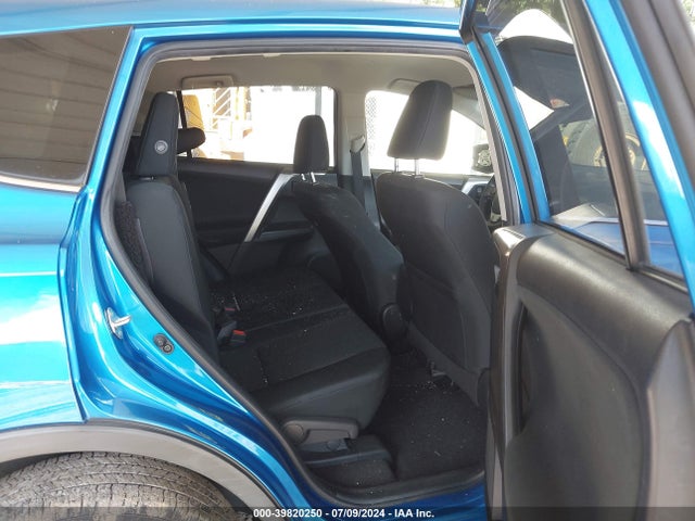 Toyota RAV4 LE 2018 JTMBFREV2JJ217660 Image 8