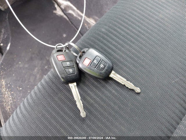 Toyota RAV4 LE 2017 2T3BFREV5HW587061 Image 11