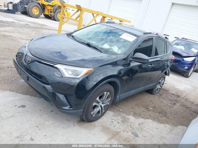 Toyota RAV4 LE 2017 2T3BFREV5HW587061 Image 2