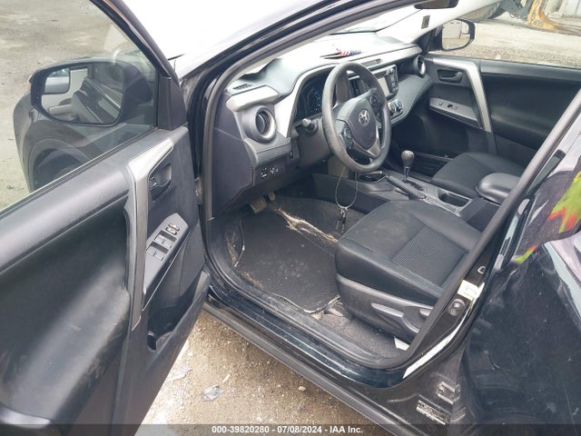 Toyota RAV4 LE 2017 2T3BFREV5HW587061 Image 5