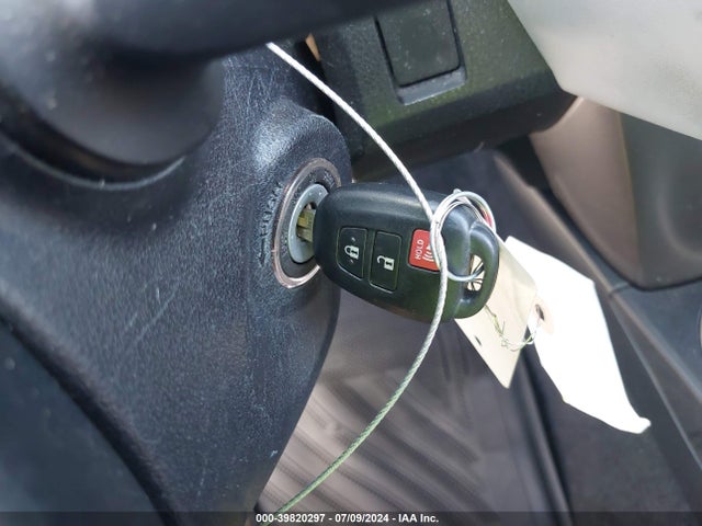 Toyota RAV4 LE 2014 JTMZFREV7EJ008869 Image 11