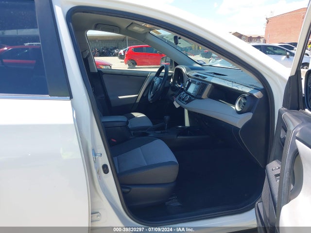 Toyota RAV4 LE 2014 JTMZFREV7EJ008869 Image 5