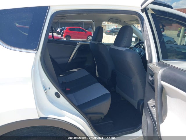 Toyota RAV4 LE 2014 JTMZFREV7EJ008869 Image 8