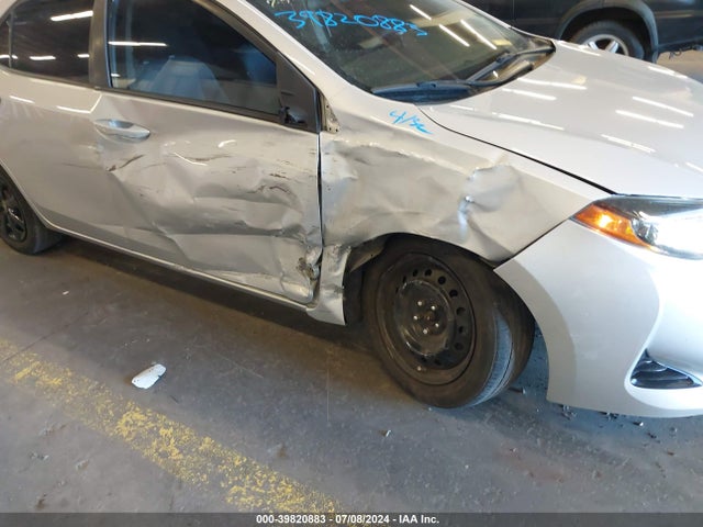 Toyota COROLLA LE 2018 2T1BURHE5JC044794 Image 6