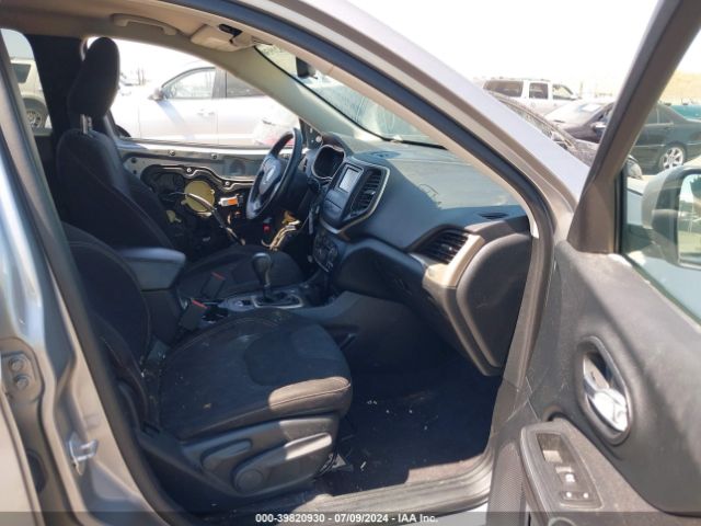 1C4PJMCB0GW320670 Jeep Cherokee Latitude