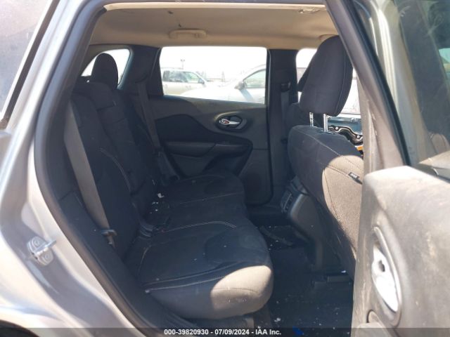 1C4PJMCB0GW320670 Jeep Cherokee Latitude