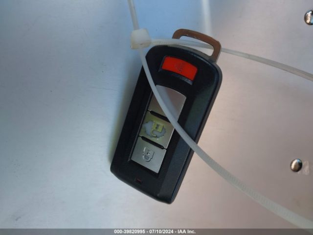 JA4AD3A33KZ006970 Mitsubishi Outlander Se