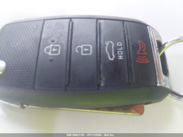 KIA Optima Lx 2018 5XXGT4L35JG206420 Image 11