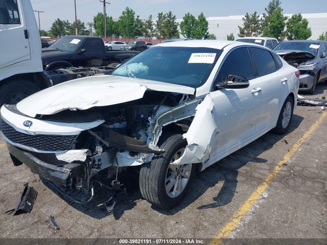 KIA Optima Lx 2018 5XXGT4L35JG206420 Image 2
