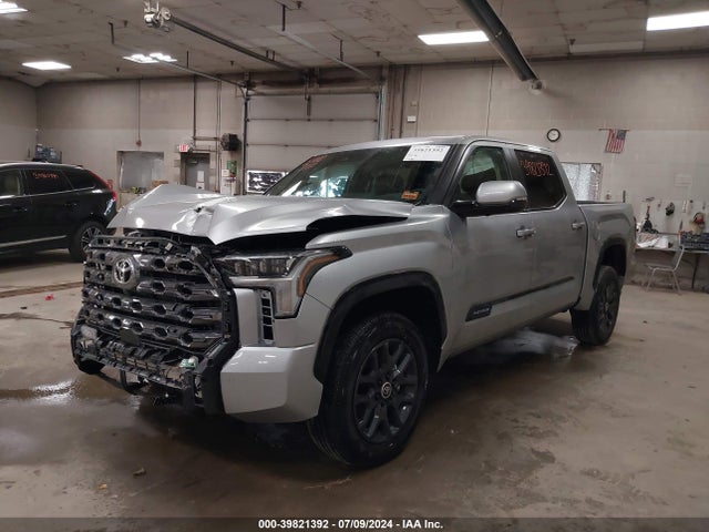 Toyota Tundra Platinum 2024 5TFNA5DB4RX154582 Image 2