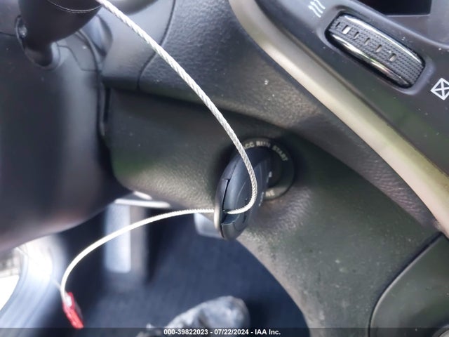 1C4PJLCB6FW770736 Jeep Cherokee Latitude