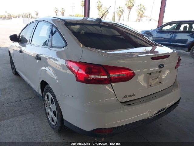 Ford FOCUS S 2017 1FADP3E29HL277772 Image 3