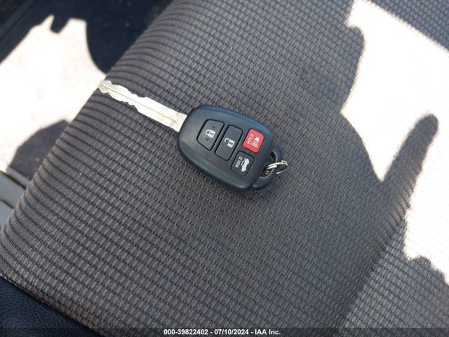 Toyota COROLLA SE 2017 5YFBURHE0HP573029 Image 11