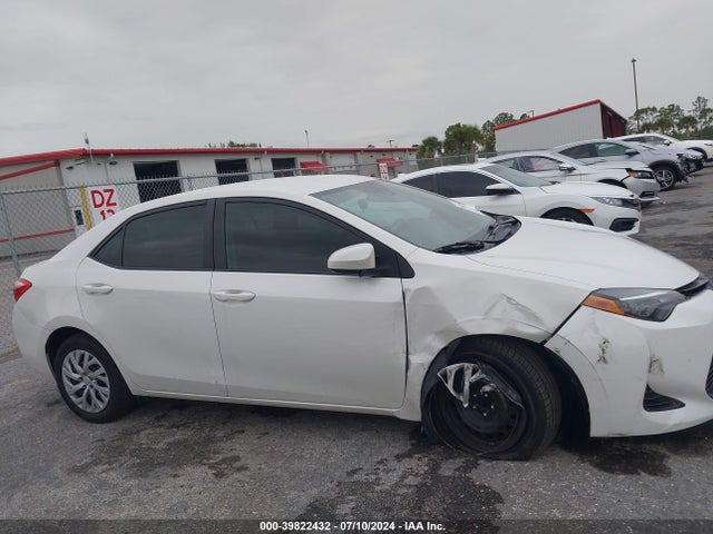 Toyota COROLLA LE 2019 5YFBURHE5KP930695 Image 13