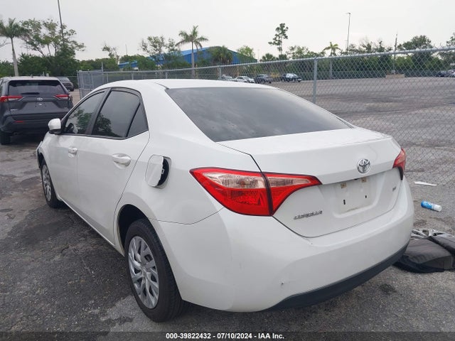 Toyota COROLLA LE 2019 5YFBURHE5KP930695 Image 3
