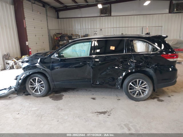 Toyota Highlander Xle 2018 5TDJZRFH2JS489107 Image 14